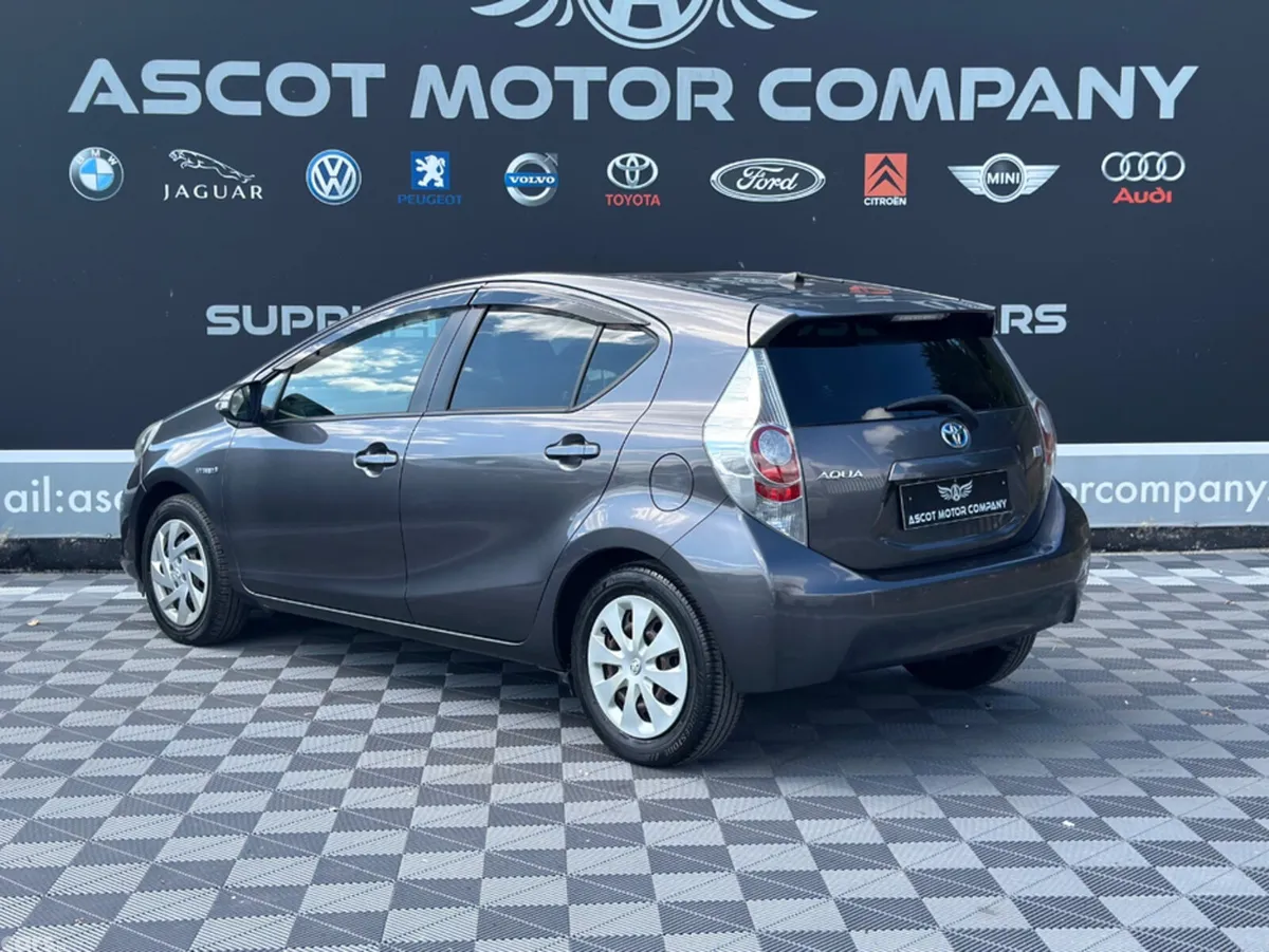 Toyota Aqua Hatchback, Petrol Hybrid, 2013, Grey
