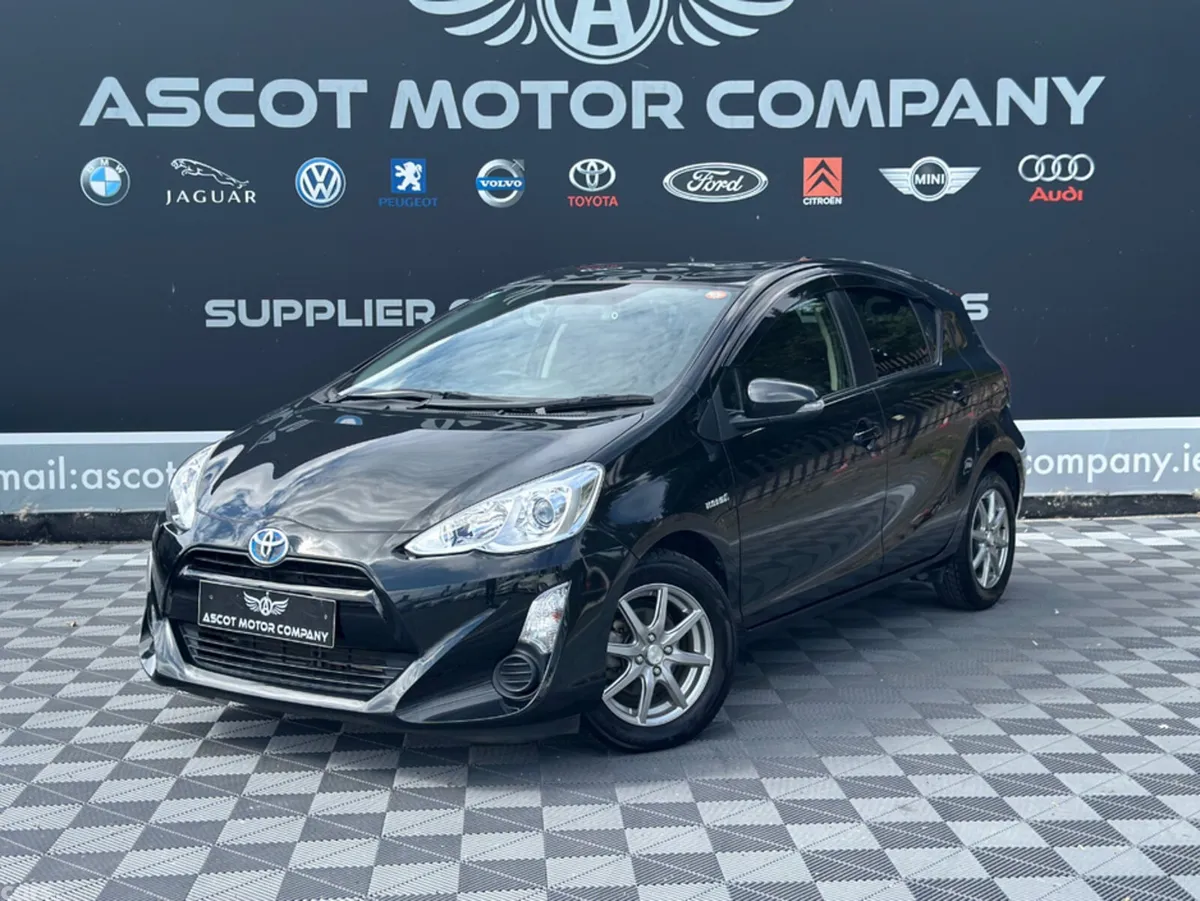 Toyota Aqua Hatchback, Petrol Hybrid, 2015, Black