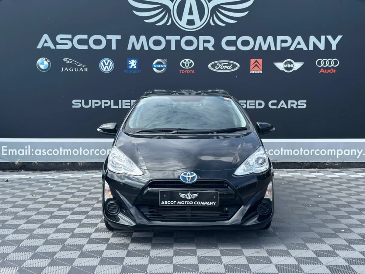 Toyota Aqua Hatchback, Petrol Hybrid, 2015, Black