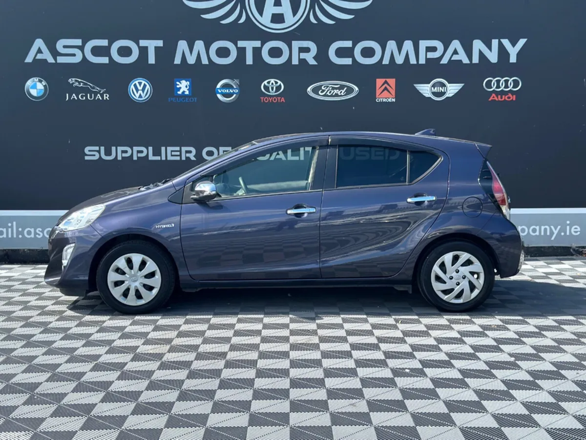 Toyota Aqua Hatchback, Petrol Hybrid, 2015, Purple