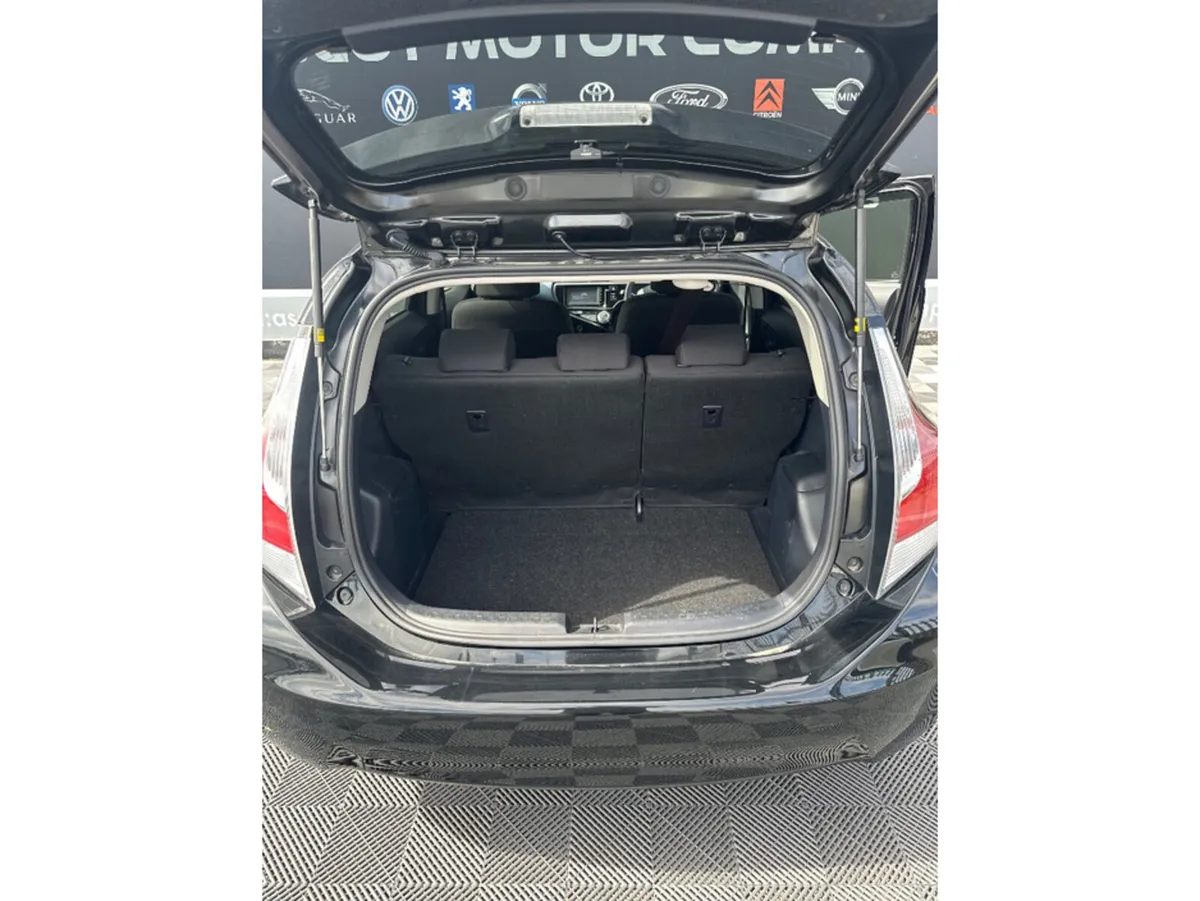 Toyota Aqua Hatchback, Petrol Hybrid, 2015, Black