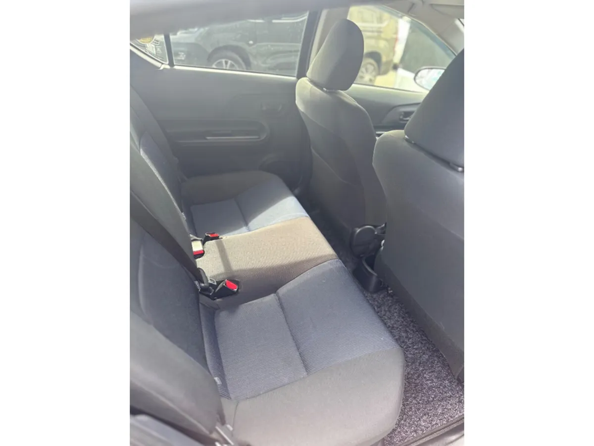 Toyota Aqua Hatchback, Petrol Hybrid, 2015, Black