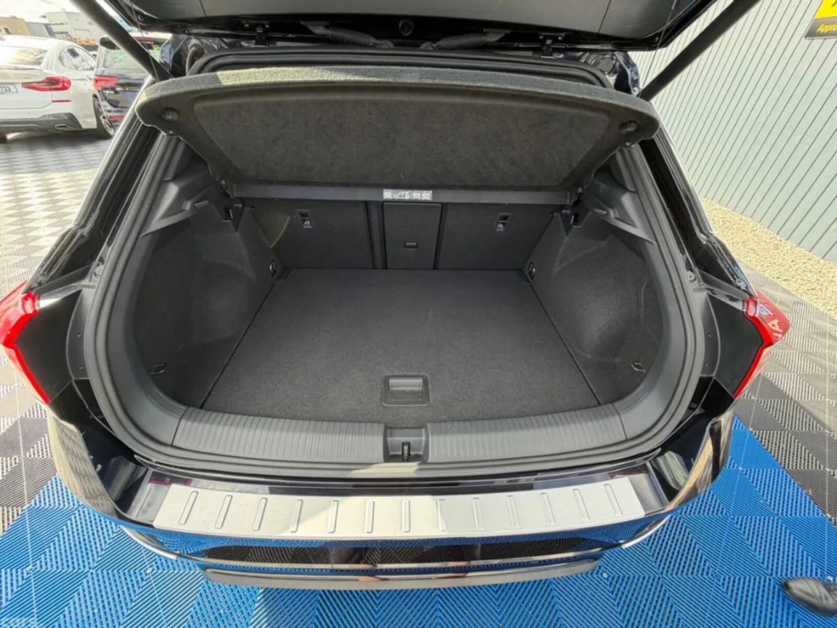 Volkswagen T-Roc SUV, Diesel, 2021, Black