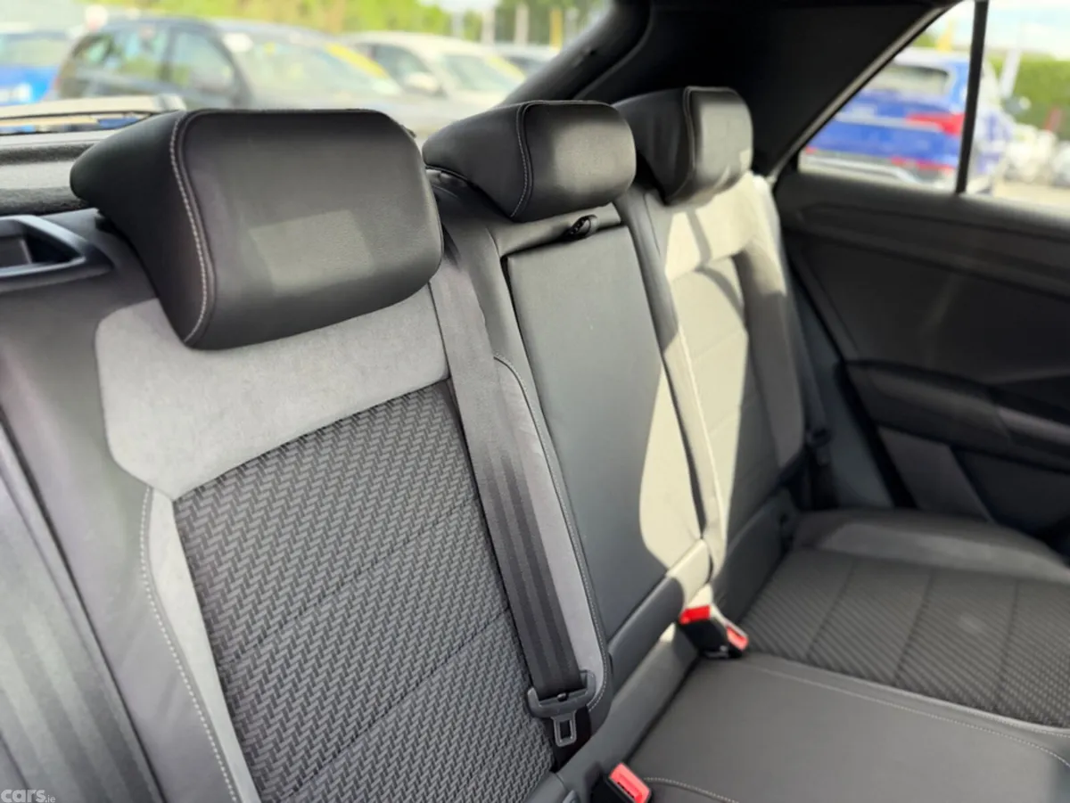 Volkswagen T-Roc SUV, Diesel, 2021, Black