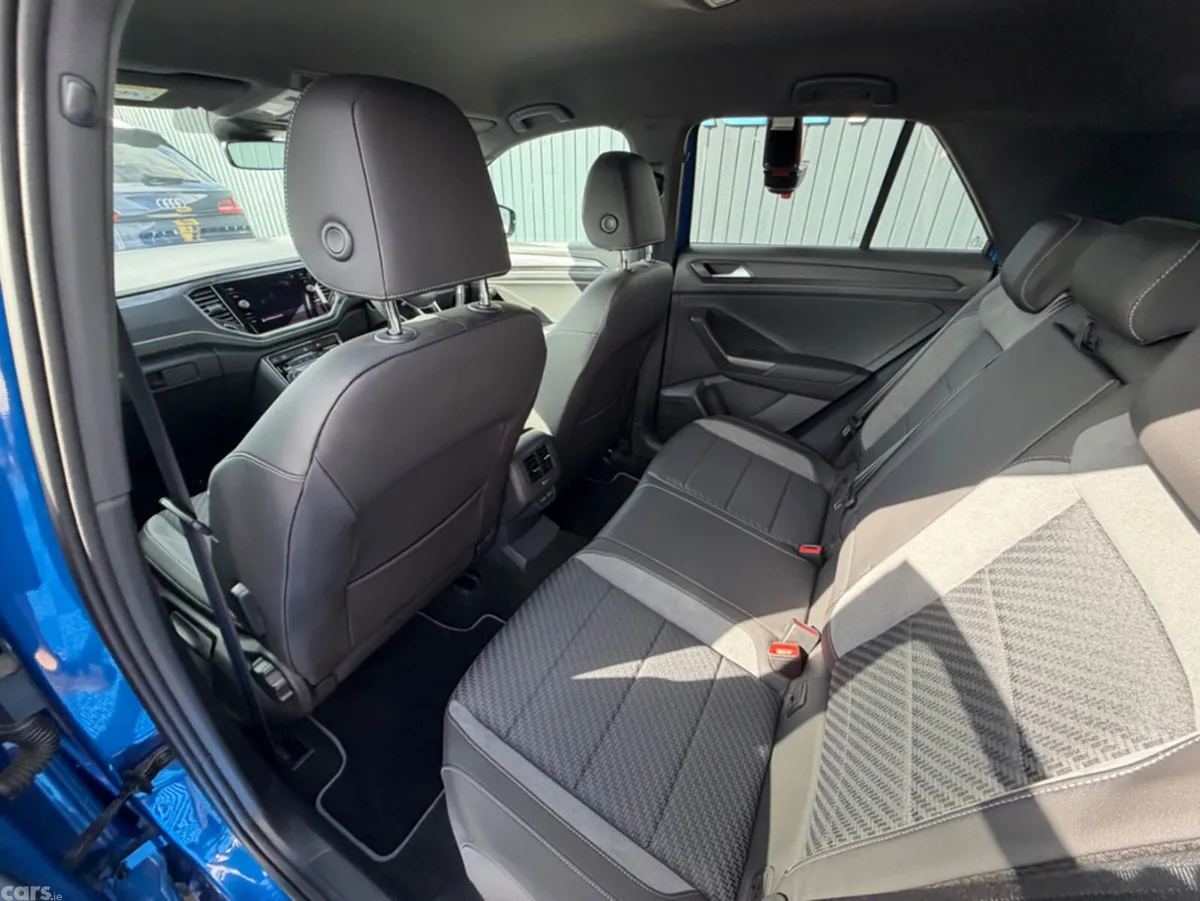 Volkswagen T-Roc SUV, Diesel, 2021, Blue