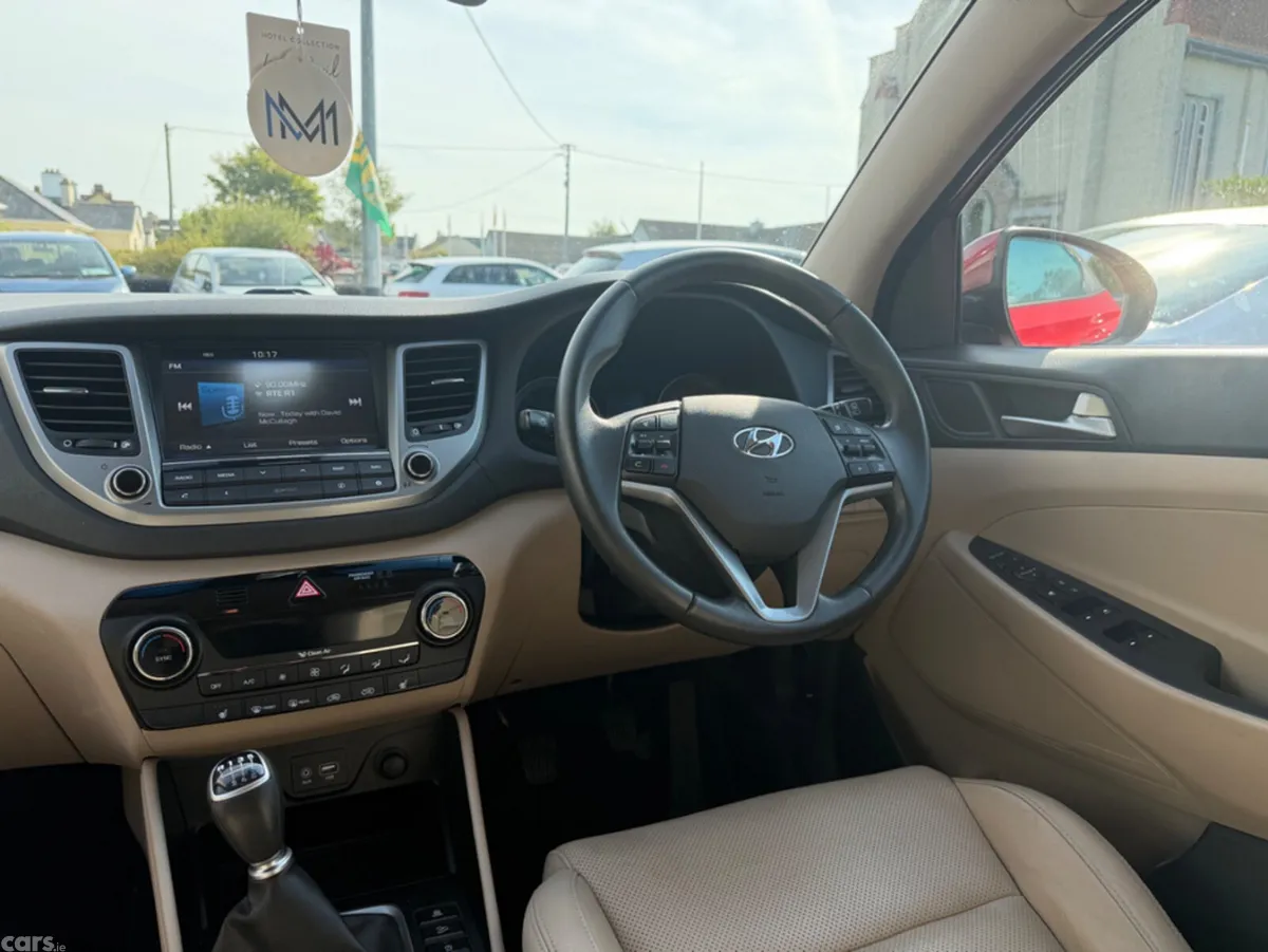 Hyundai Tucson MPV, Diesel, 2017, Red