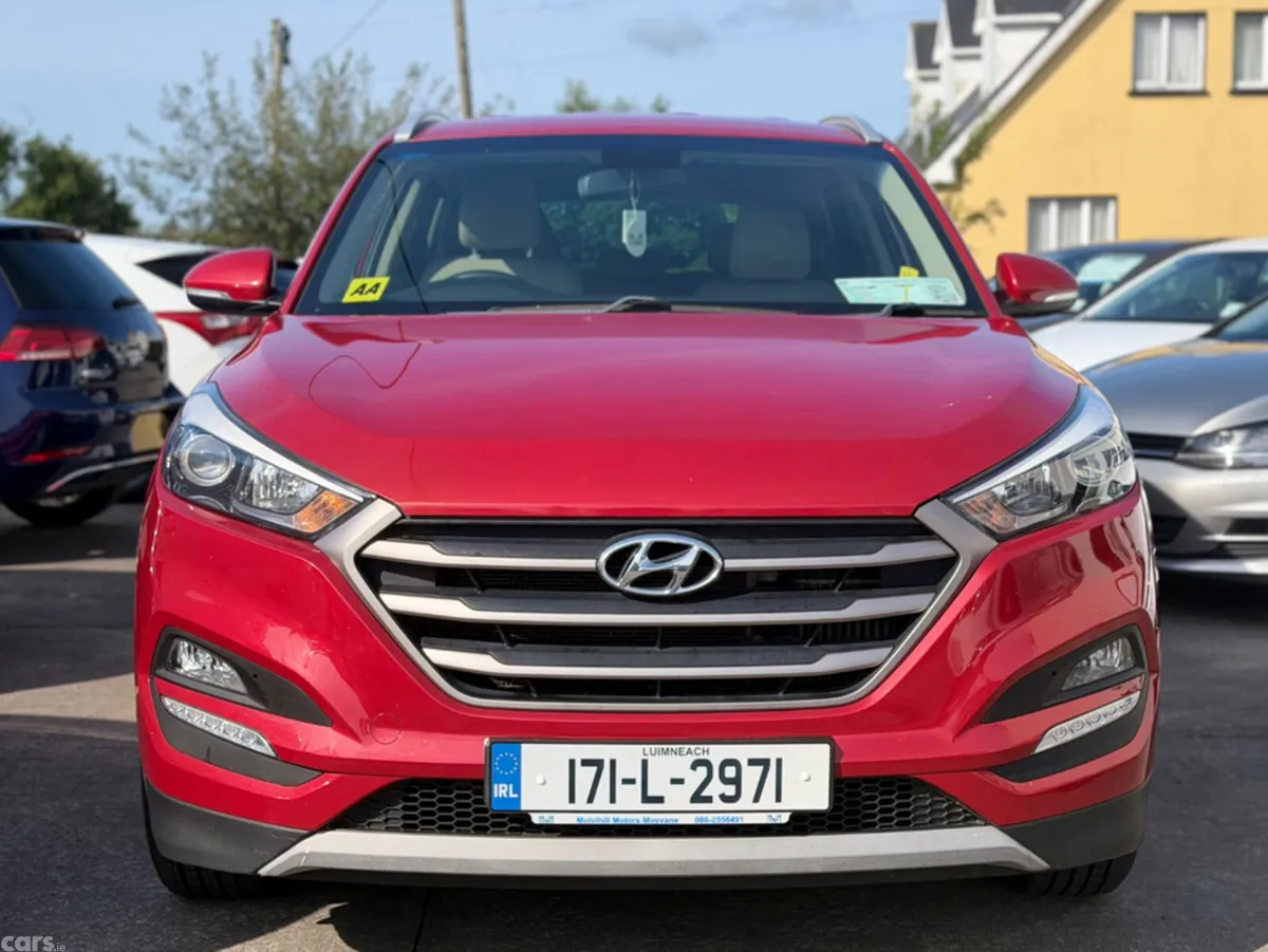 Hyundai Tucson MPV, Diesel, 2017, Red