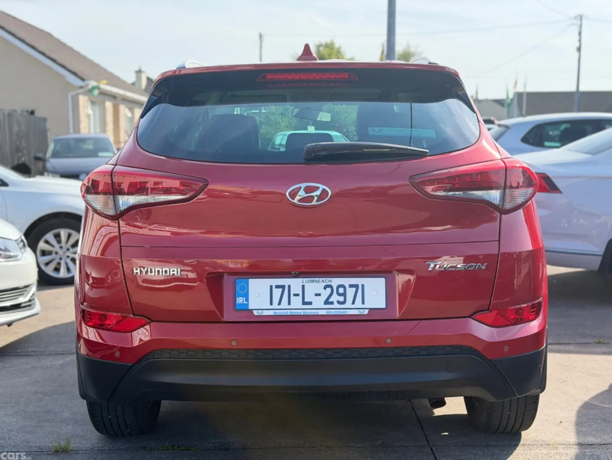 Hyundai Tucson MPV, Diesel, 2017, Red