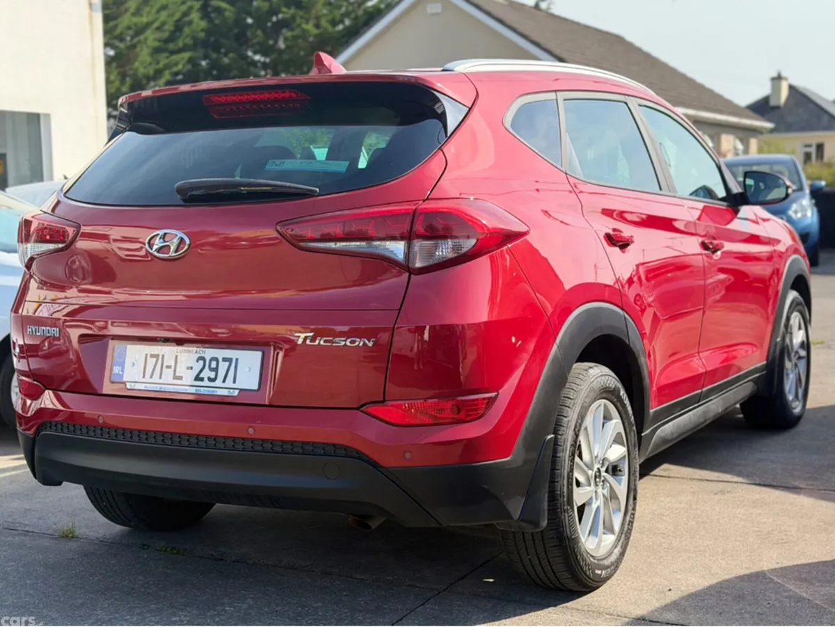 Hyundai Tucson MPV, Diesel, 2017, Red