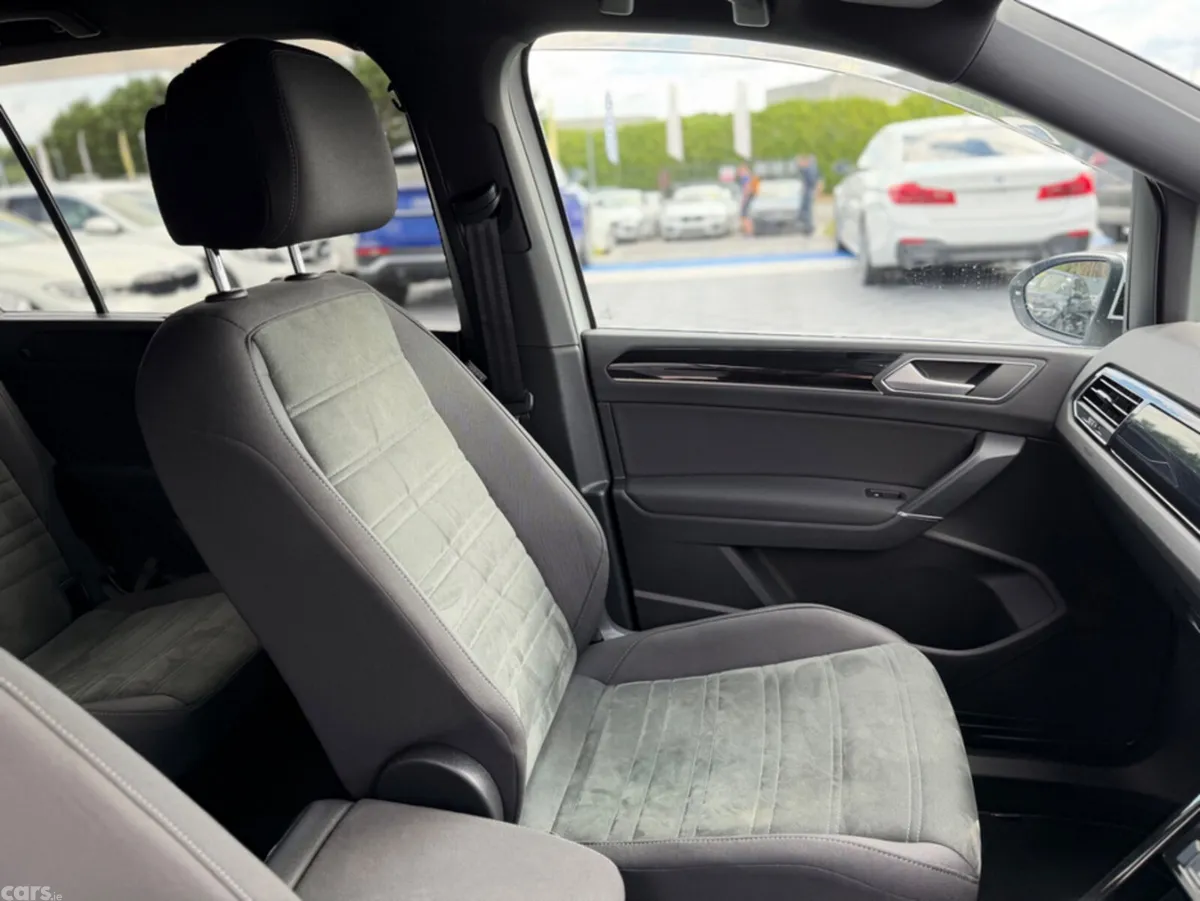 Volkswagen Touran MPV, Petrol, 2019, White