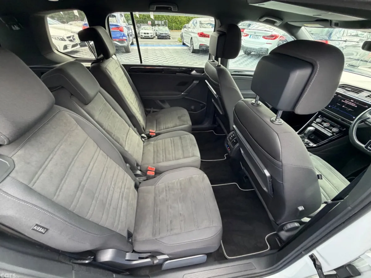 Volkswagen Touran MPV, Petrol, 2019, White