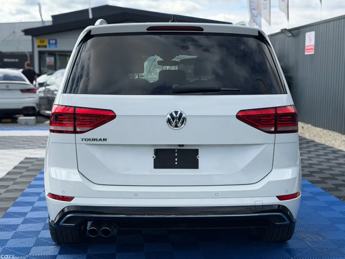 Volkswagen Touran MPV, Petrol, 2019, White