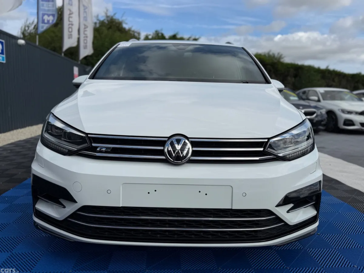 Volkswagen Touran MPV, Petrol, 2019, White