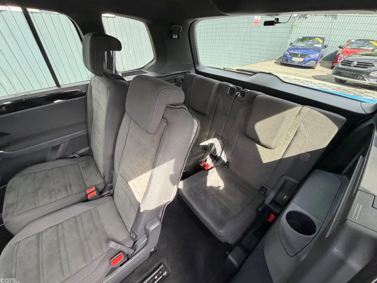 Volkswagen Touran MPV, Petrol, 2019, White