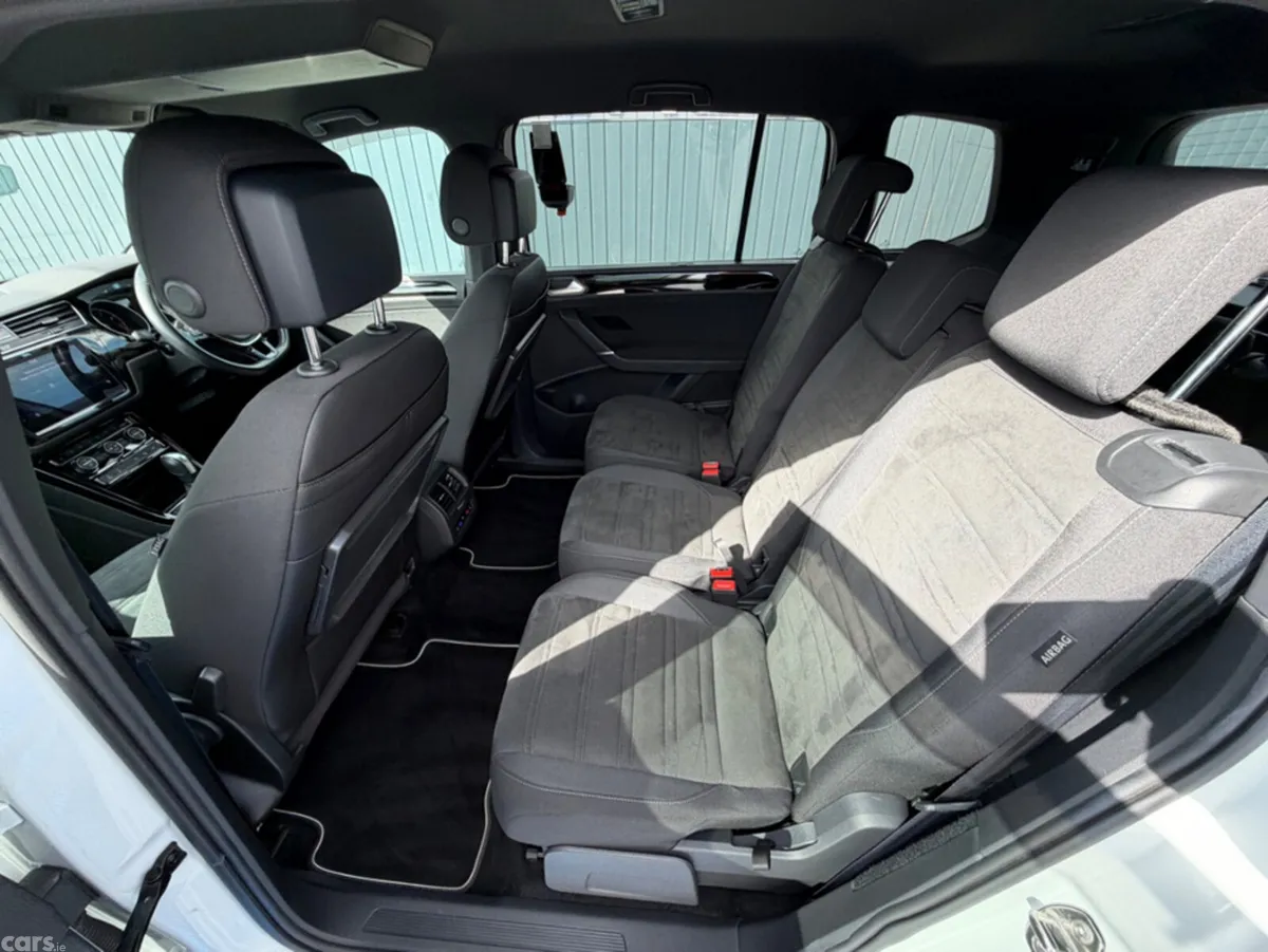 Volkswagen Touran MPV, Petrol, 2019, White