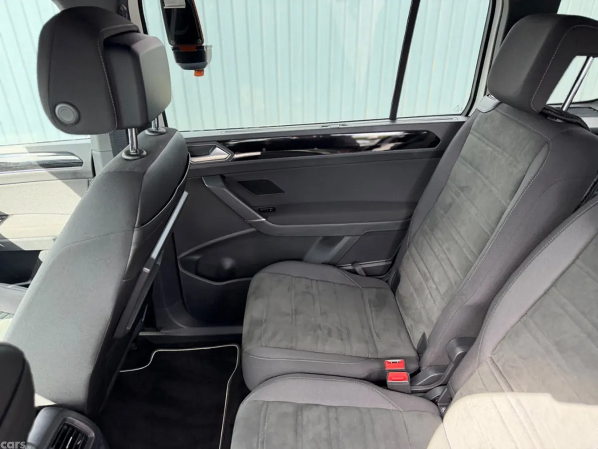 Volkswagen Touran MPV, Petrol, 2019, White
