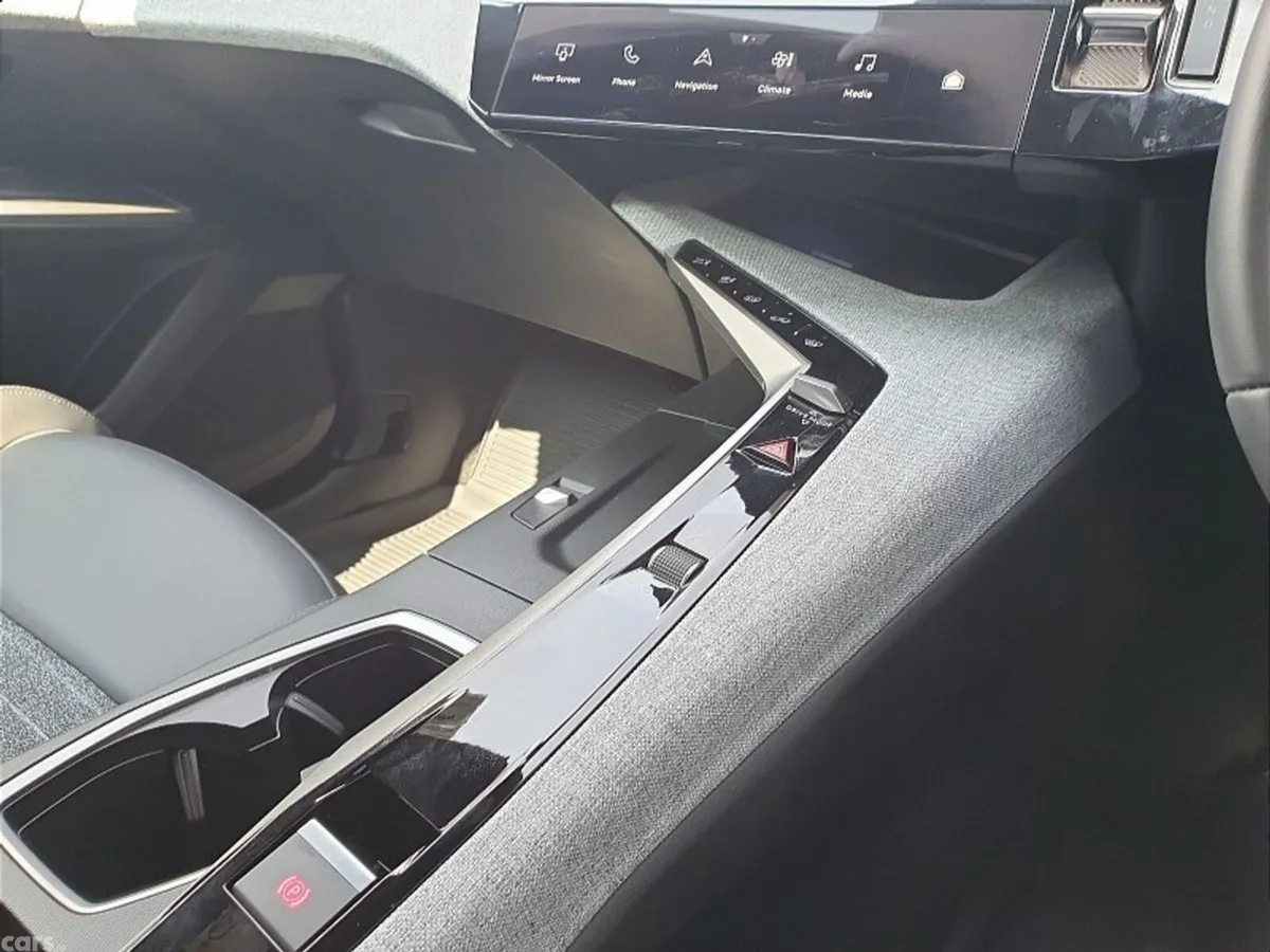 Peugeot 3008 SUV, Electric, 2026, Black