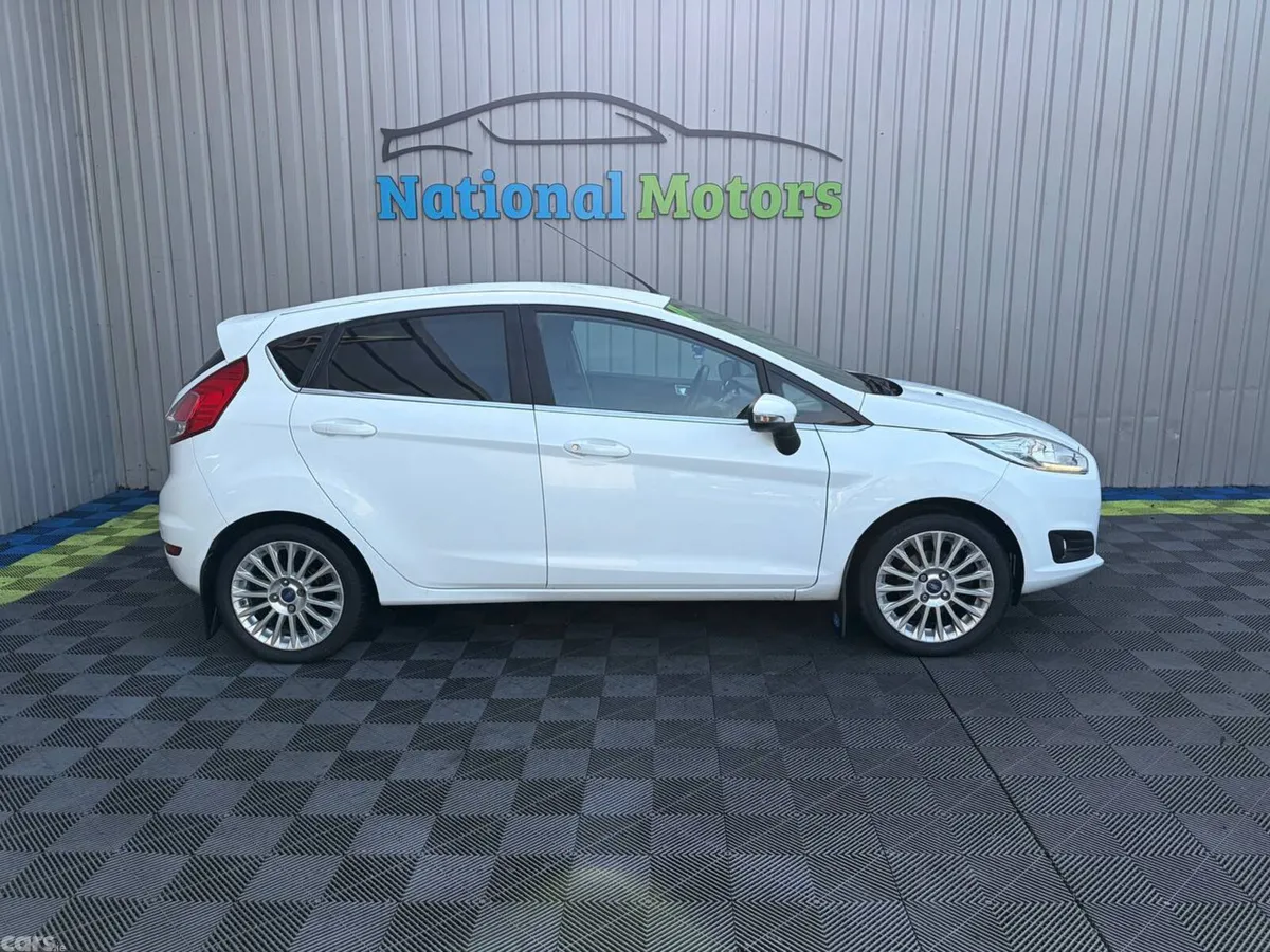 Ford Fiesta Hatchback, Petrol, 2014, White