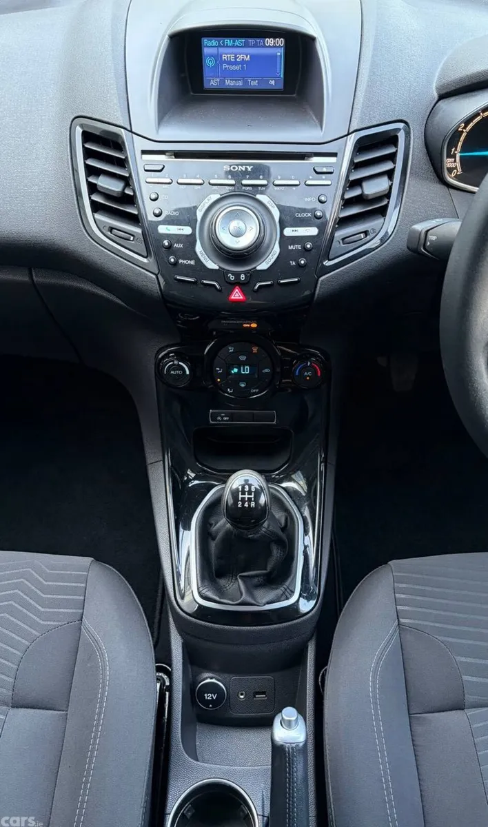 Ford Fiesta Hatchback, Petrol, 2014, White