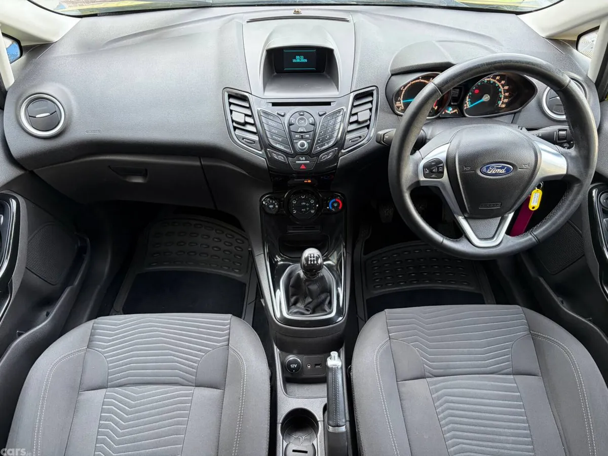 Ford Fiesta Hatchback, Petrol, 2015, Yellow