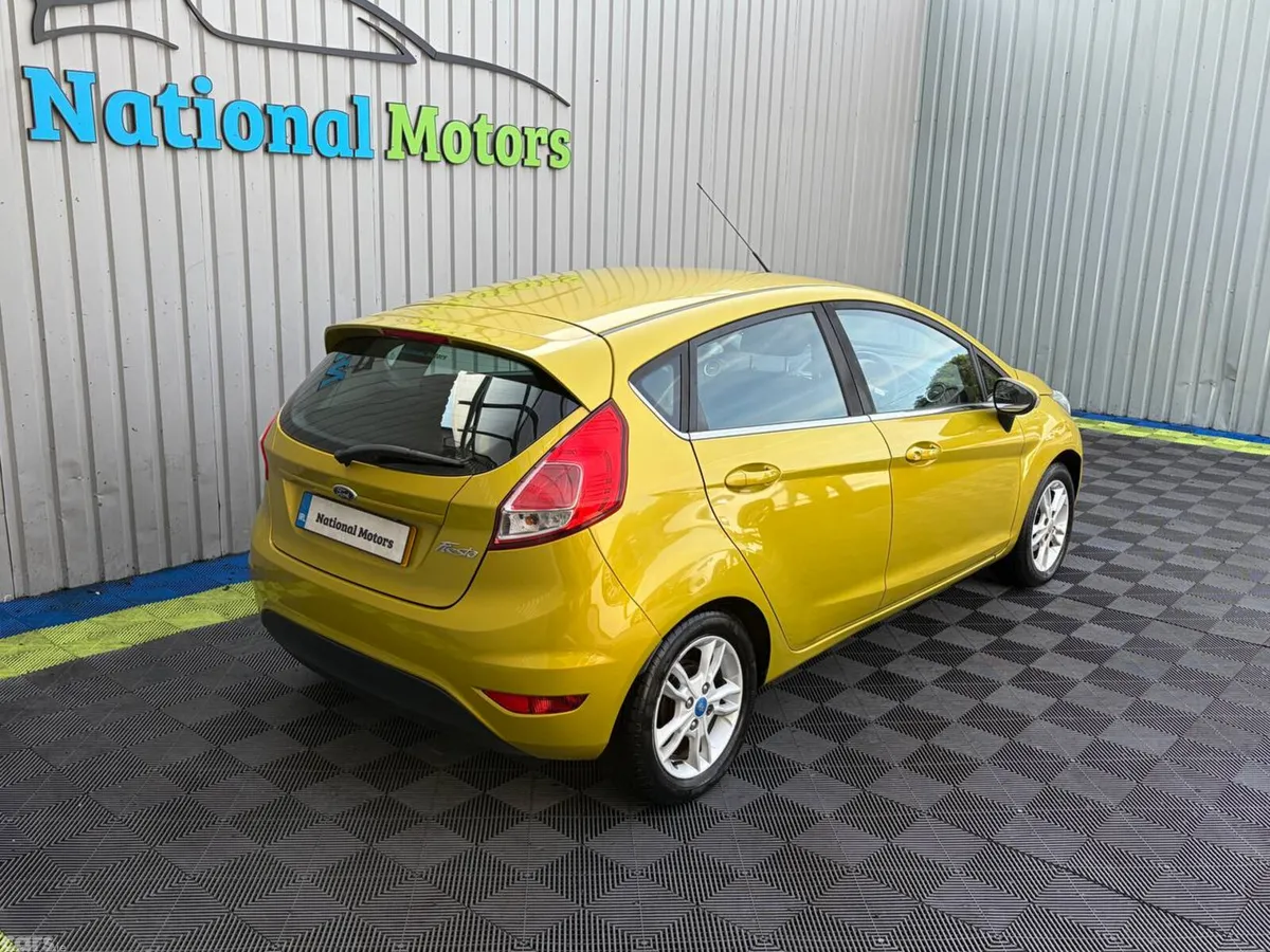 Ford Fiesta Hatchback, Petrol, 2015, Yellow