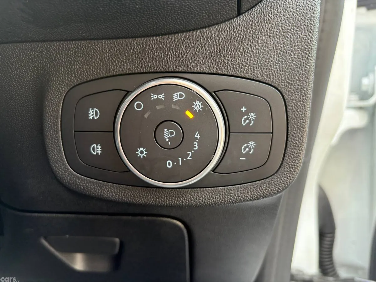 Ford Fiesta Hatchback, Petrol, 2019, White