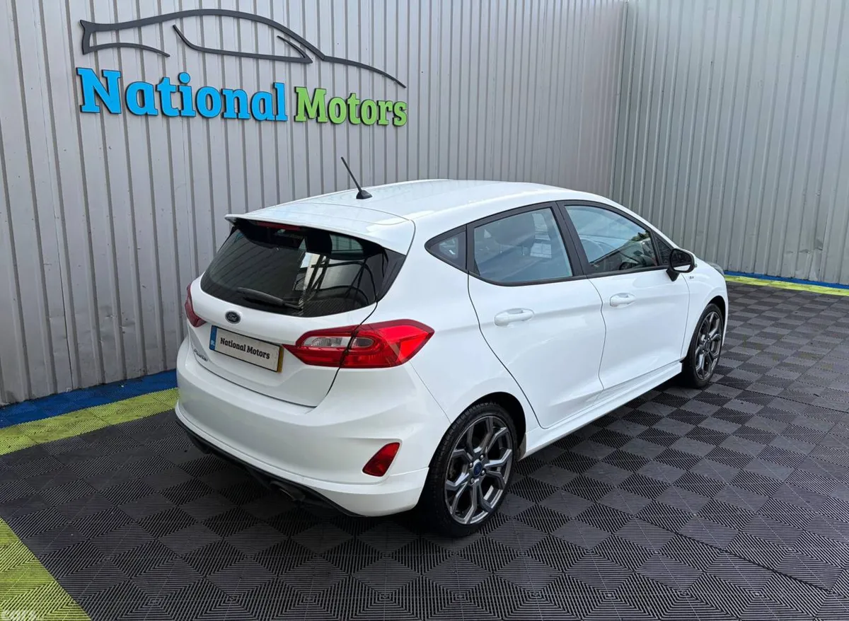 Ford Fiesta Hatchback, Petrol, 2019, White