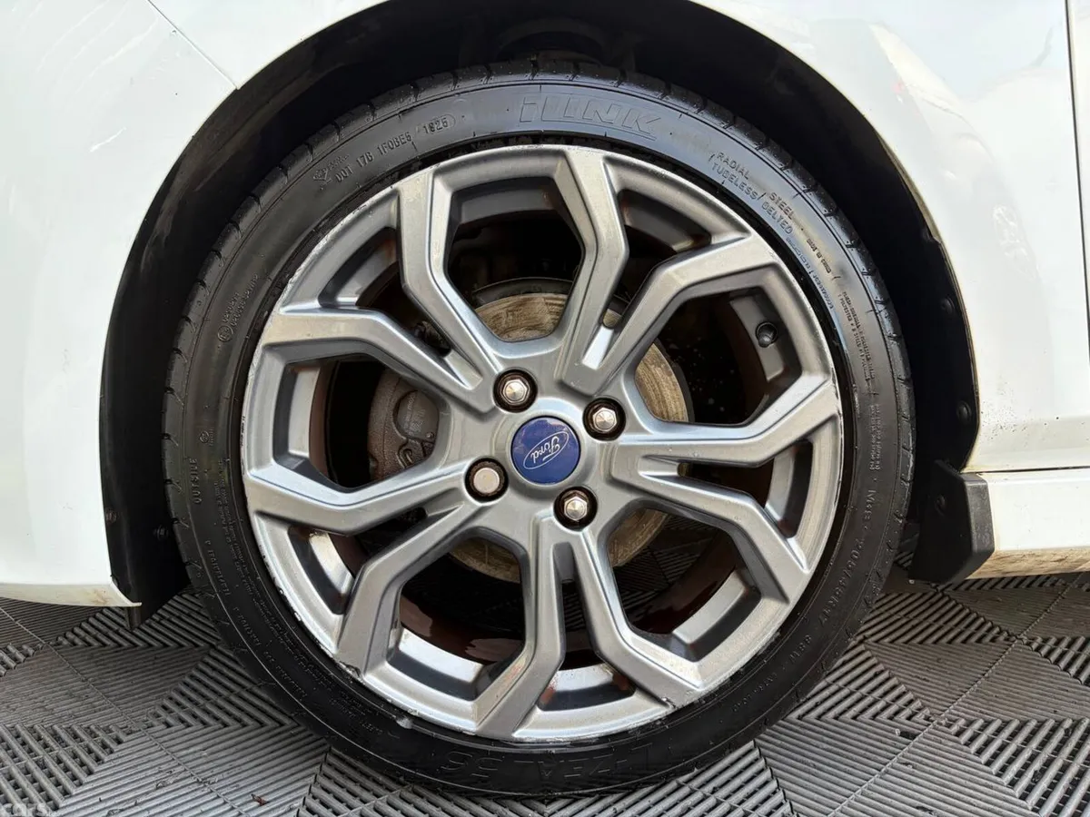 Ford Fiesta Hatchback, Petrol, 2019, White