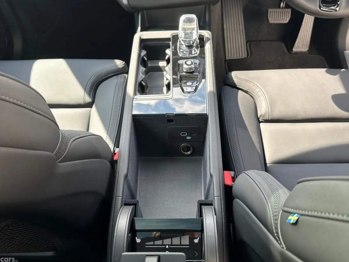 Volvo XC90 SUV, Petrol Plug-in Hybrid, 2026, Silver