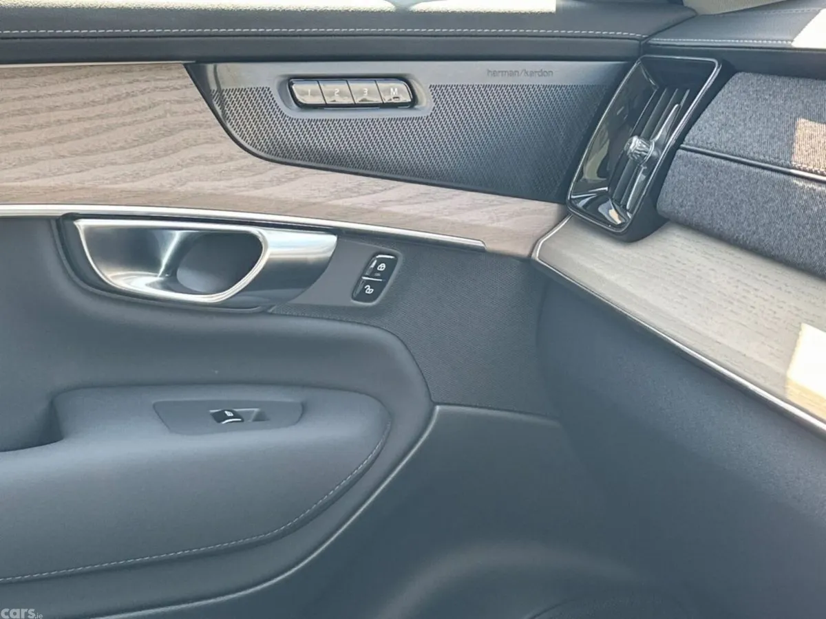 Volvo XC90 SUV, Petrol Plug-in Hybrid, 2026, Silver