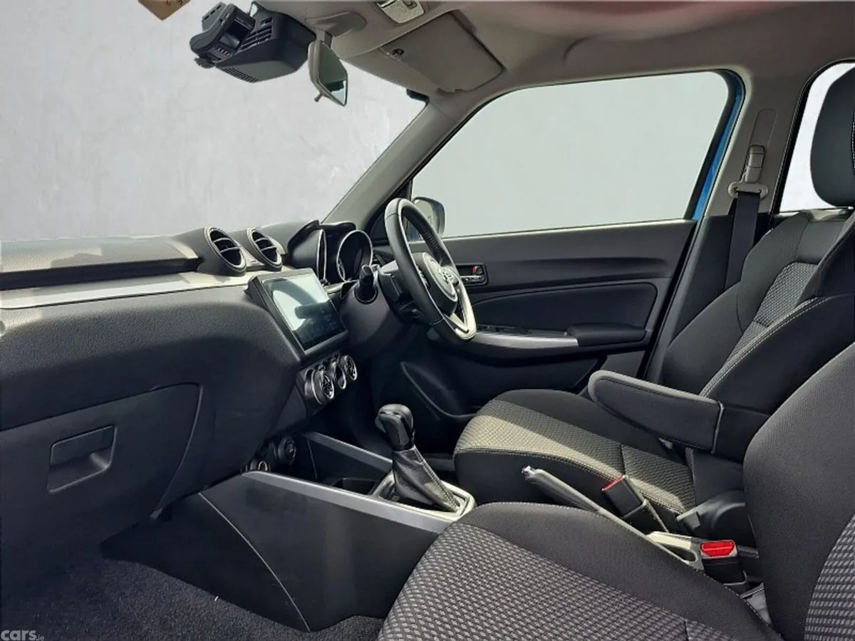 Suzuki Swift Hatchback, Petrol, 2023, Blue
