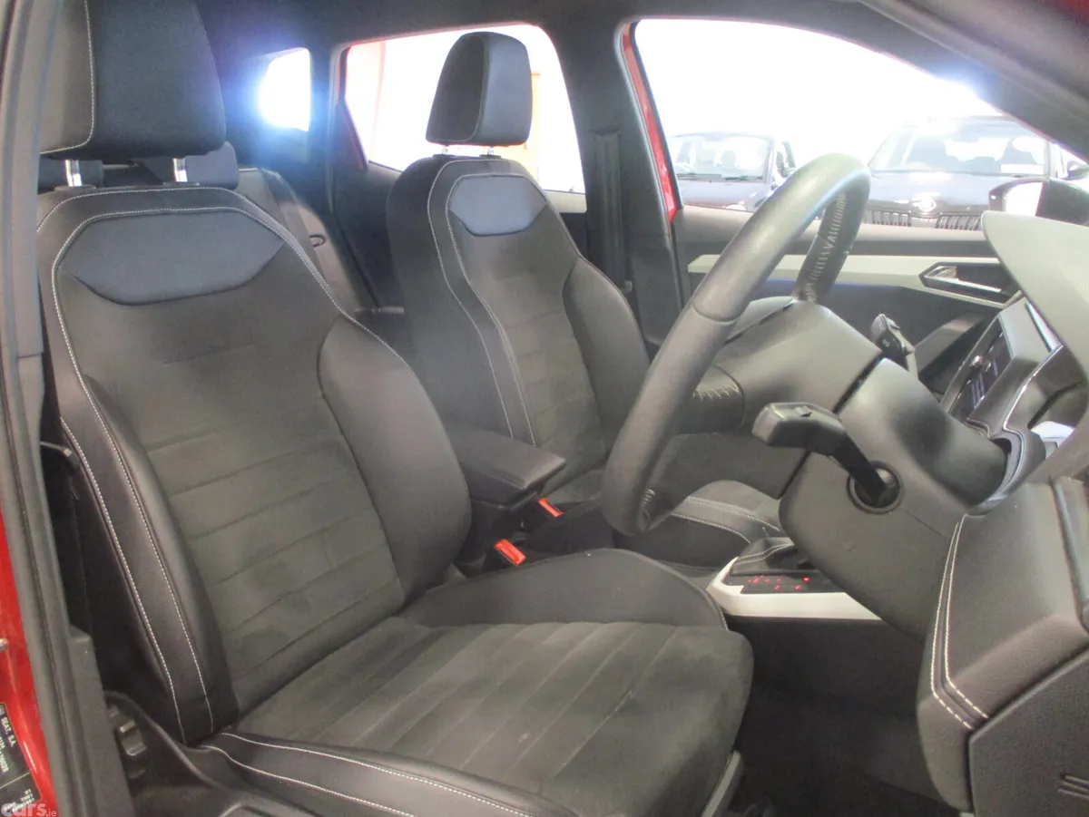 SEAT Arona SUV, Petrol, 2019, Red