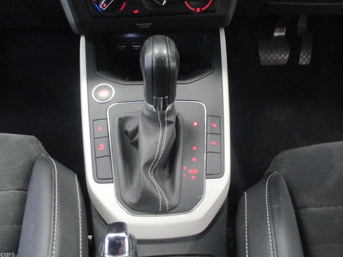 SEAT Arona SUV, Petrol, 2019, Red
