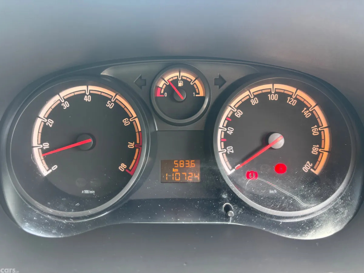Opel Corsa Hatchback, Petrol, 2014, Silver