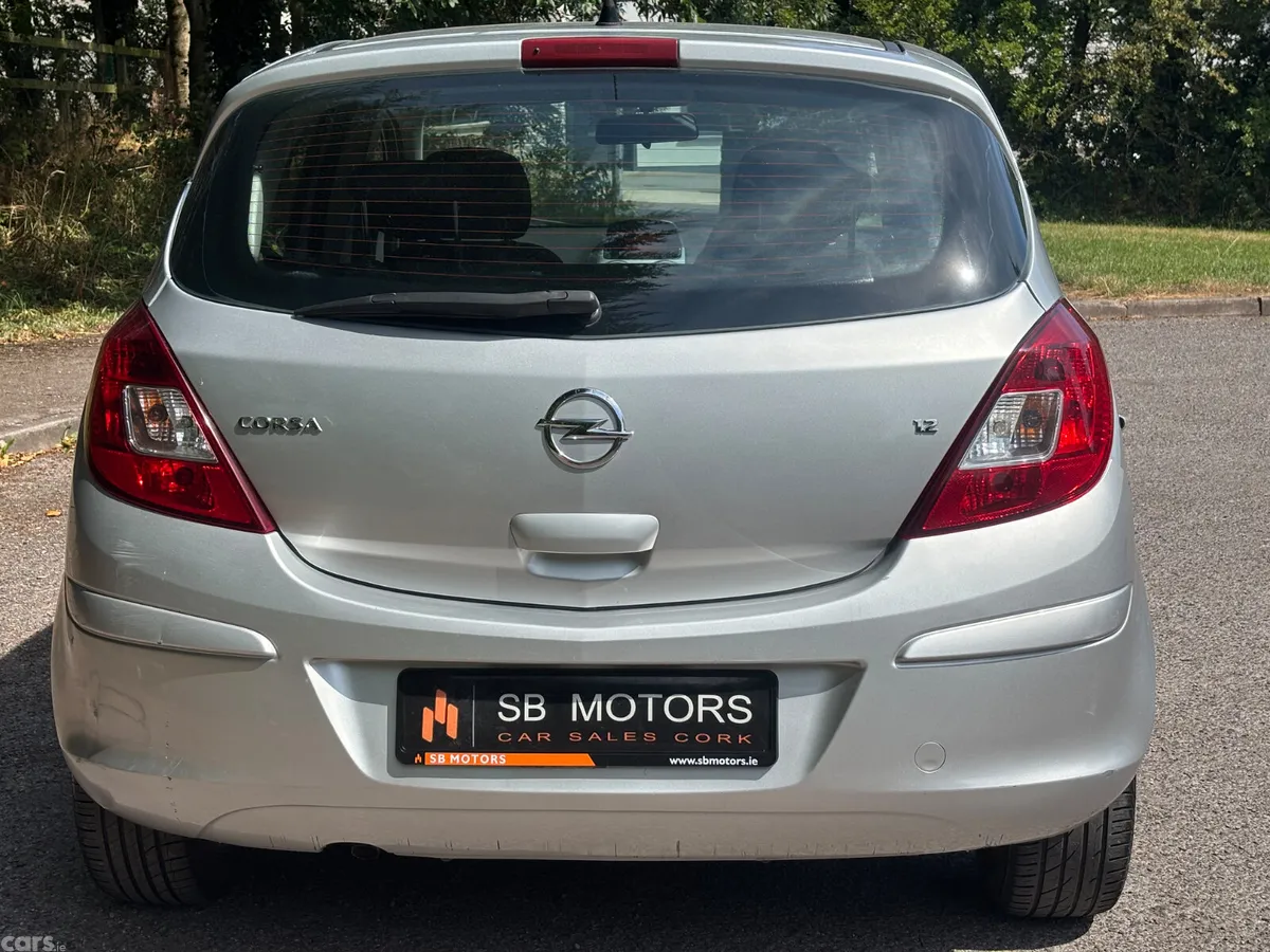 Opel Corsa Hatchback, Petrol, 2014, Silver