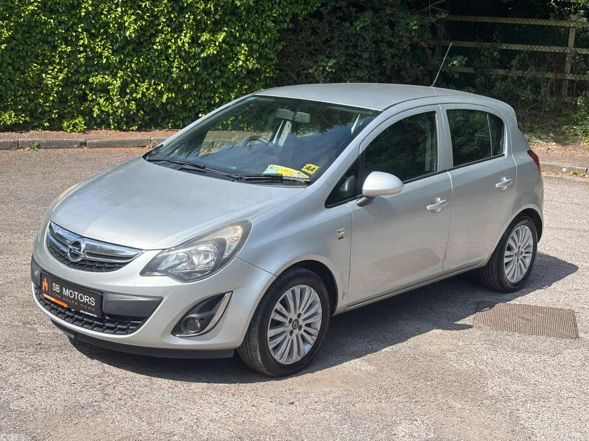 Opel Corsa Hatchback, Petrol, 2014, Silver