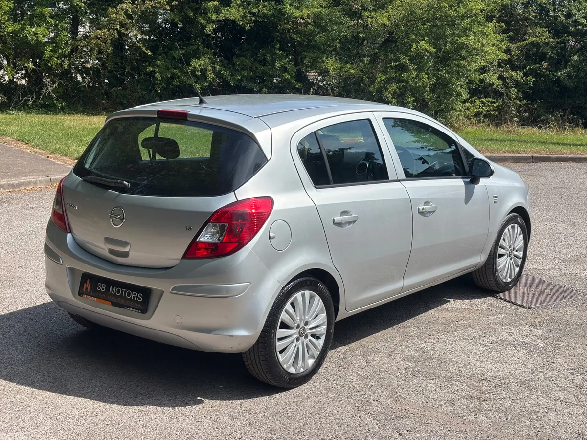 Opel Corsa Hatchback, Petrol, 2014, Silver