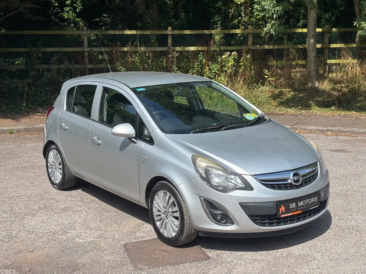 Opel Corsa Hatchback, Petrol, 2014, Silver