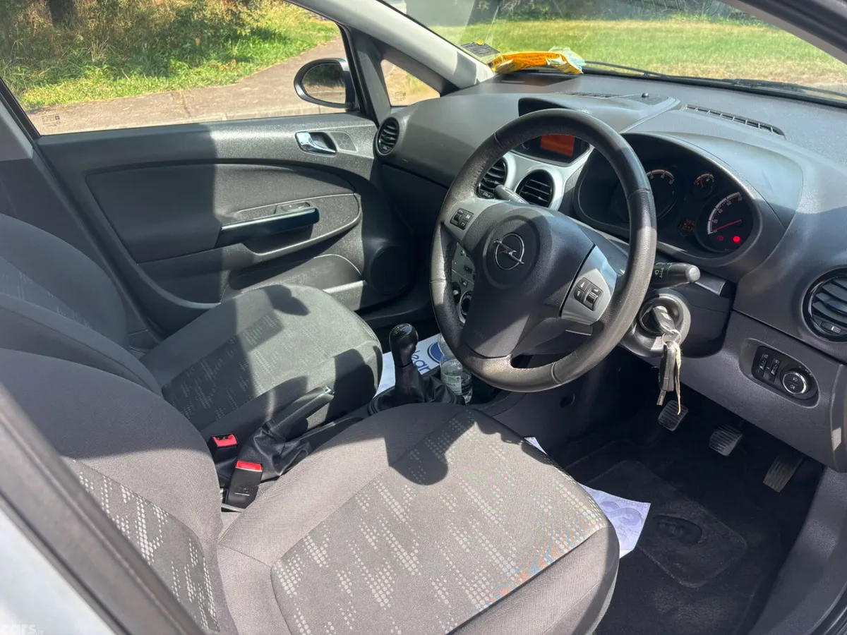 Opel Corsa Hatchback, Petrol, 2014, Silver