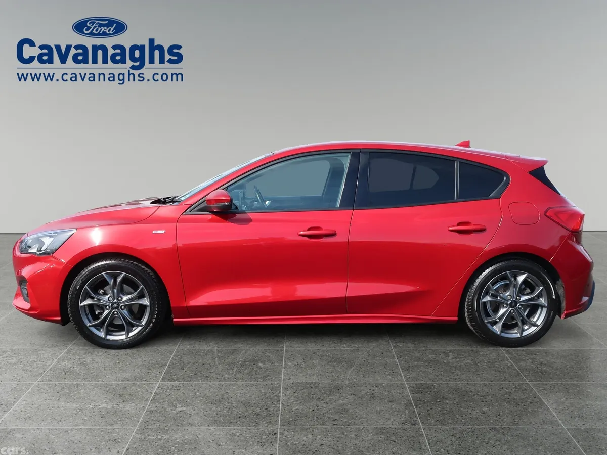 Ford Focus Hatchback, Petrol Hybrid, 2021, Red