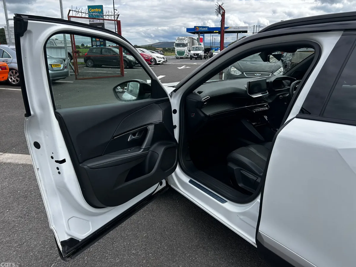 Peugeot 2008 SUV, Electric, 2020, White