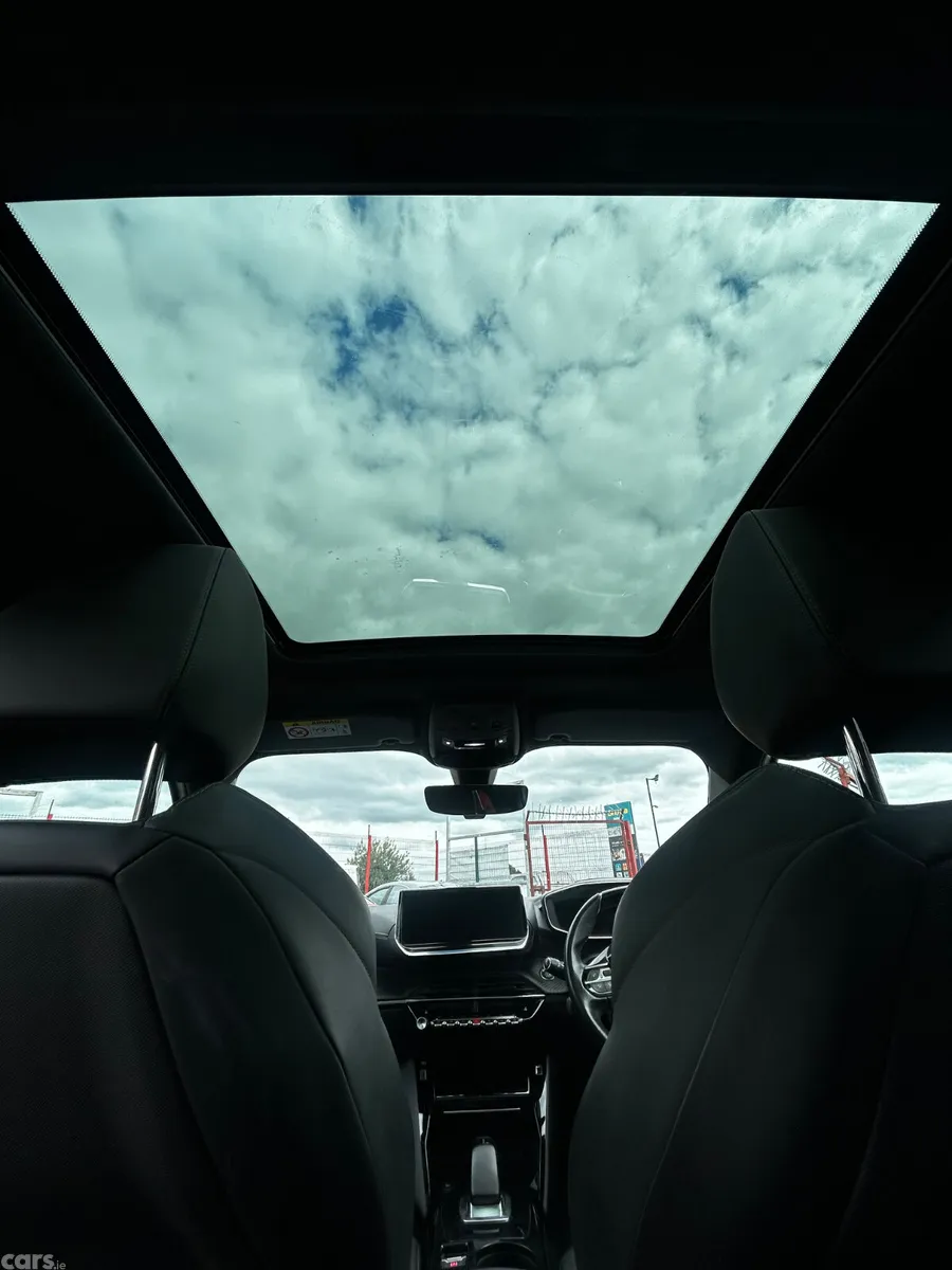 Peugeot 2008 SUV, Electric, 2020, White