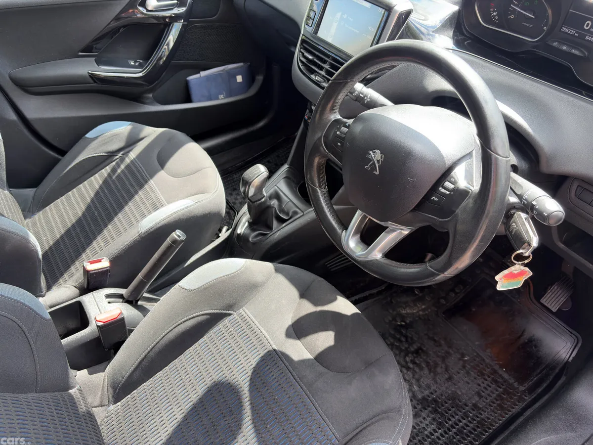 Peugeot 208 Hatchback, Diesel, 2015, Grey