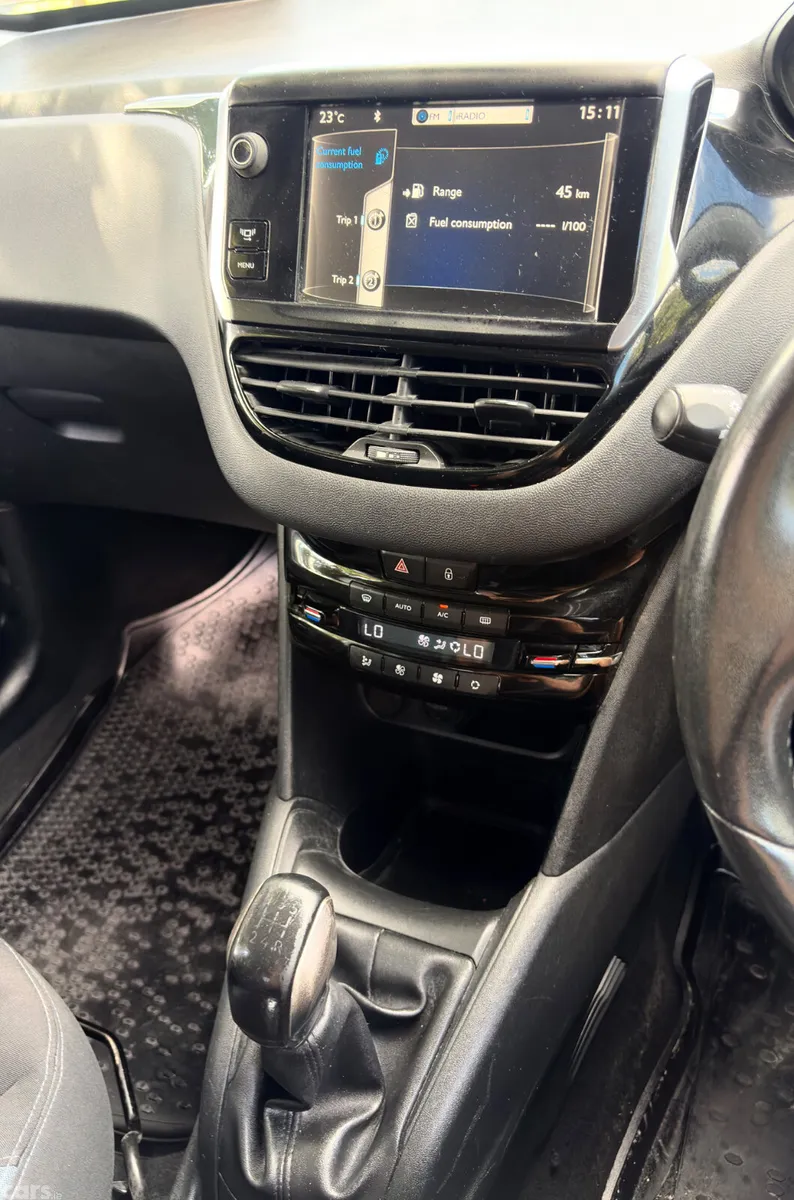 Peugeot 208 Hatchback, Diesel, 2015, Grey