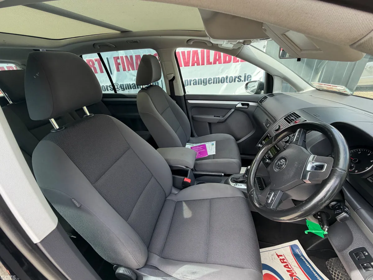 Volkswagen Touran MPV, Diesel, 2015, Black
