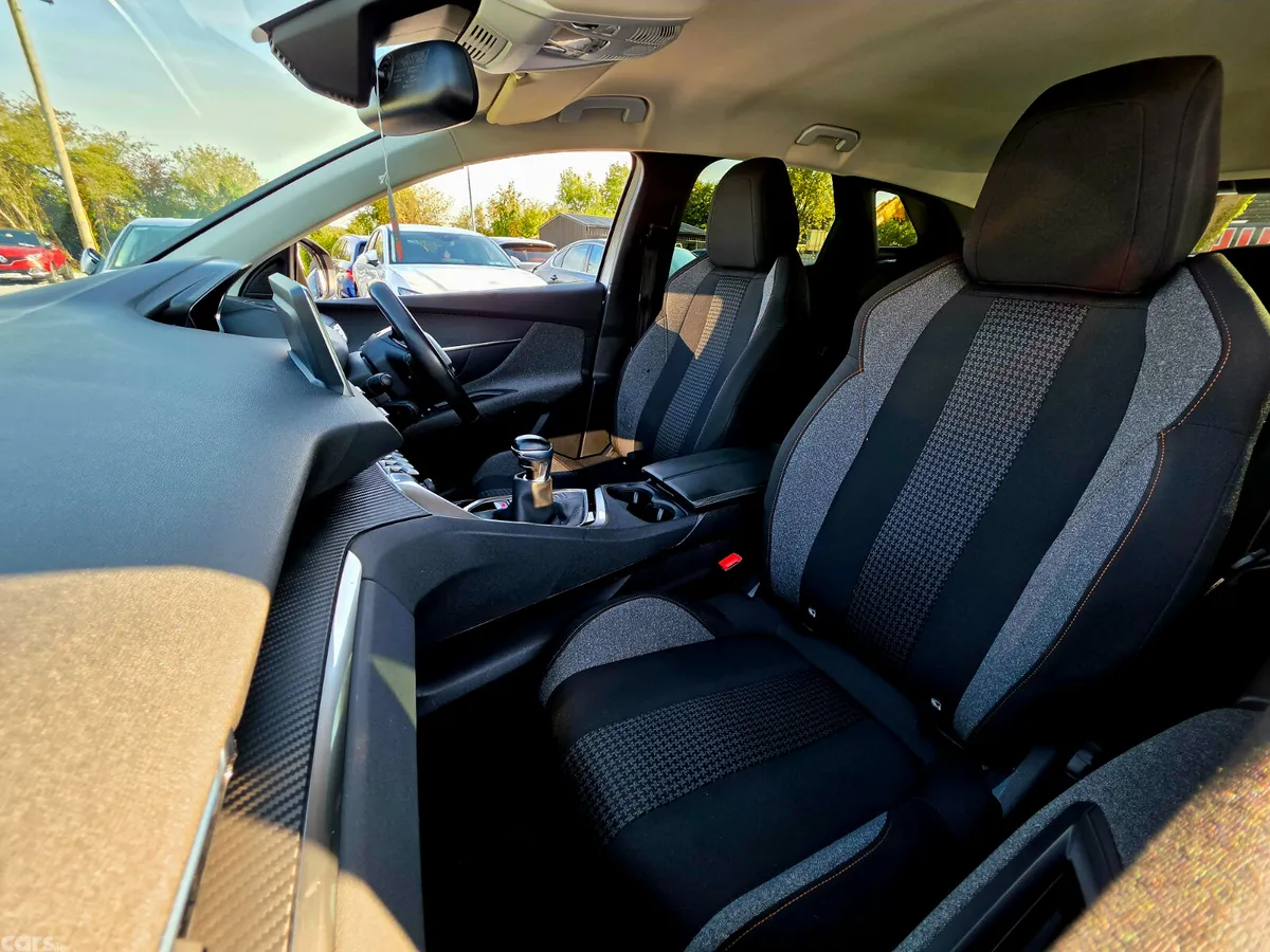 Peugeot 3008 MPV, Diesel, 2021, Grey