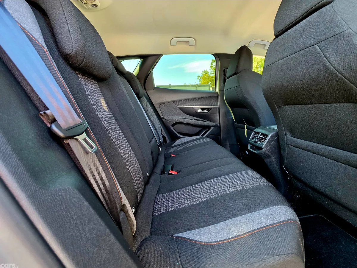 Peugeot 3008 MPV, Diesel, 2021, Grey