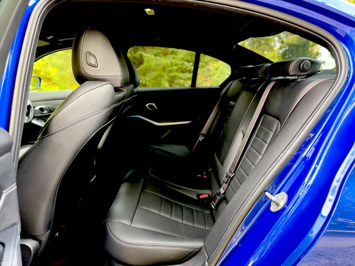 BMW 3-Series Saloon, Petrol Plug-in Hybrid, 2024, Blue