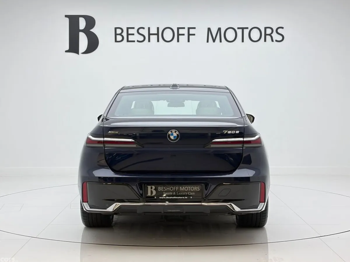 BMW 7-Series Saloon, Petrol Plug-in Hybrid, 2025, Blue