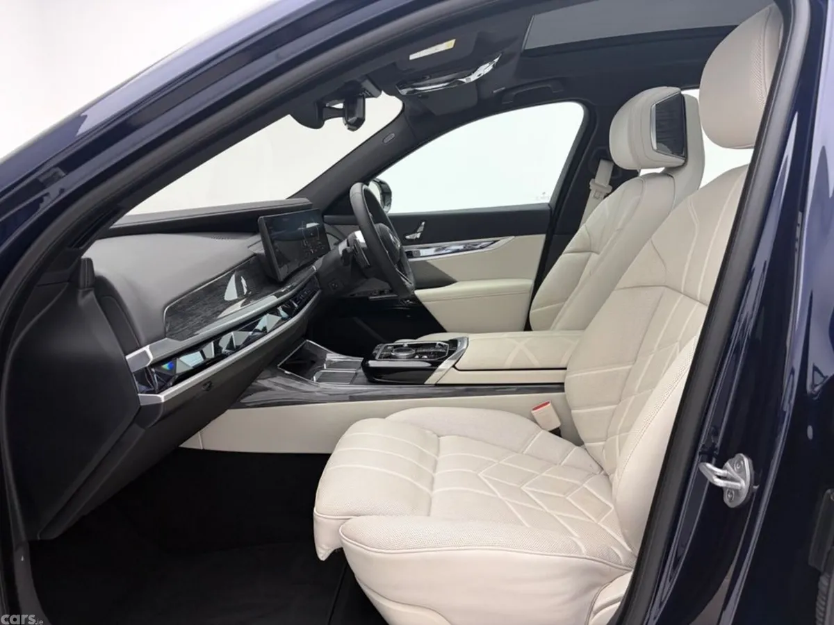 BMW 7-Series Saloon, Petrol Plug-in Hybrid, 2025, Blue